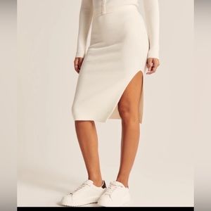 Abercrombie & Fitch Women's sweater midi skirt cream size L